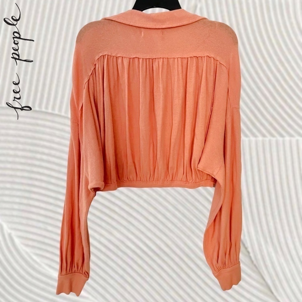 FREE PEOPLE Darren Long Sleeve Relaxed Billowy Deep V-Neck Crop Top NWT/XS - Picture 9 of 15